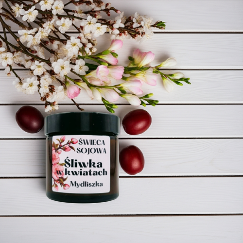śliwka w kwiatach.png
