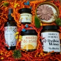 Domowe spa z produktami Mydliszka: hydrolat neroli, masło pomarańczowe, peeling waniliowy, świeca kawa i świeca dzikie wino.